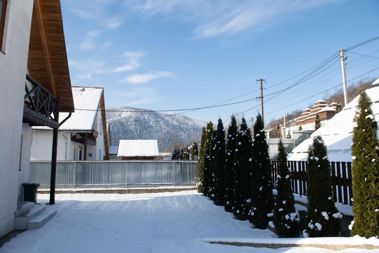 Sunhouse Villa Mizhhirya  Luaran gambar