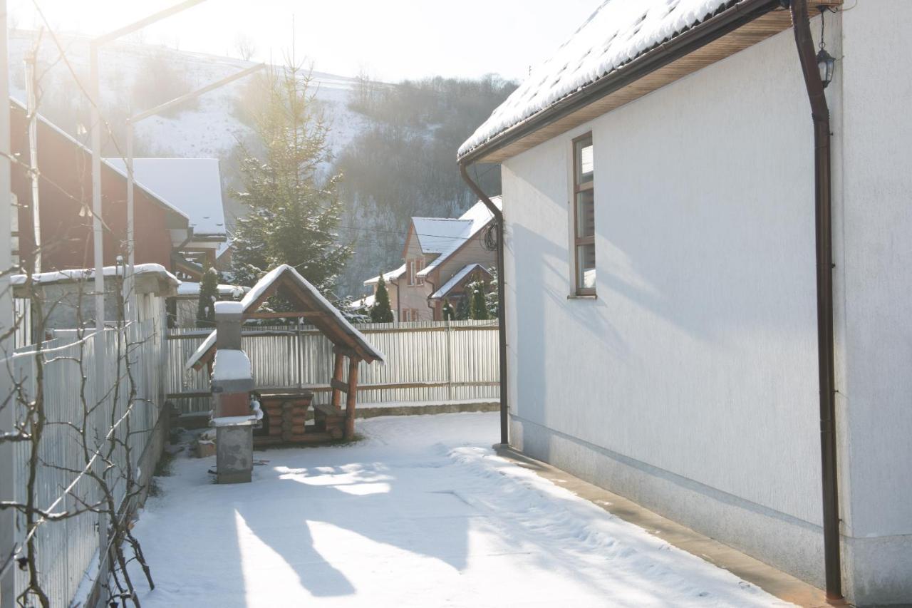 Sunhouse Villa Mizhhirya  Luaran gambar